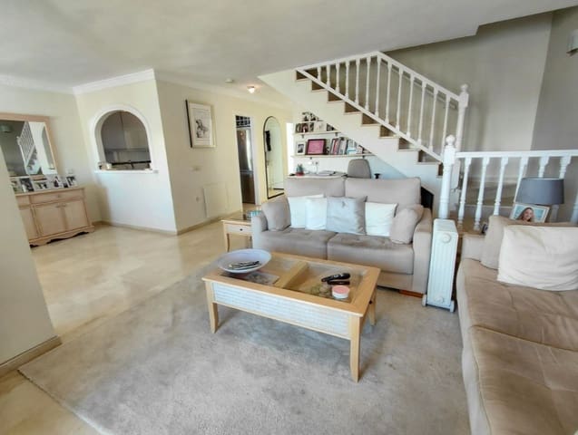 3 quarto Penthouse para venda em Marbella com piscina garagem - 795 000 € (Ref: 9679699)