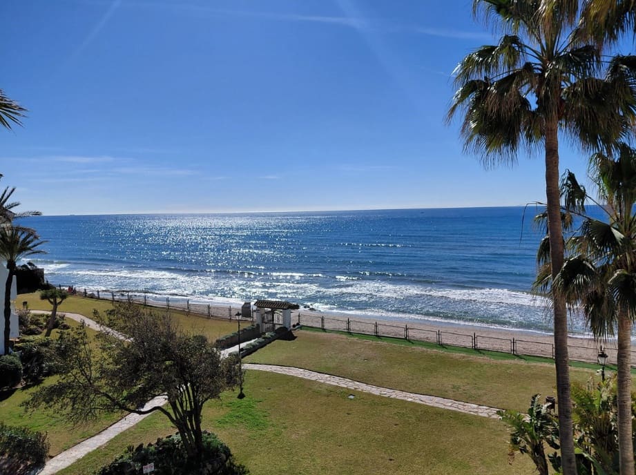 3 quarto Penthouse para venda em Marbella com piscina garagem - 795 000 € (Ref: 9679699)