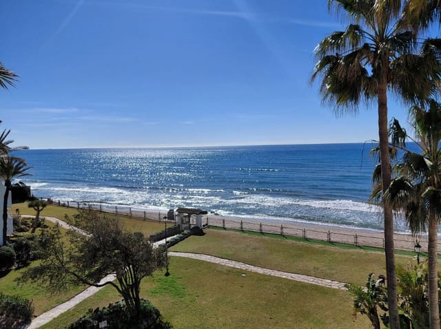 3 quarto Penthouse para venda em Marbella com piscina garagem - 795 000 € (Ref: 9679699)