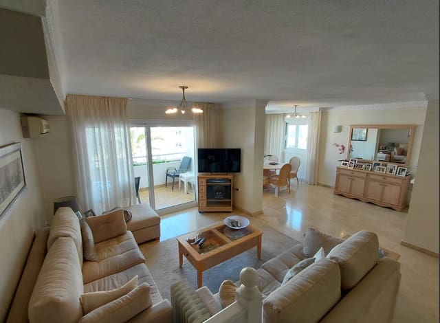 3 quarto Penthouse para venda em Marbella com piscina garagem - 795 000 € (Ref: 9679699)