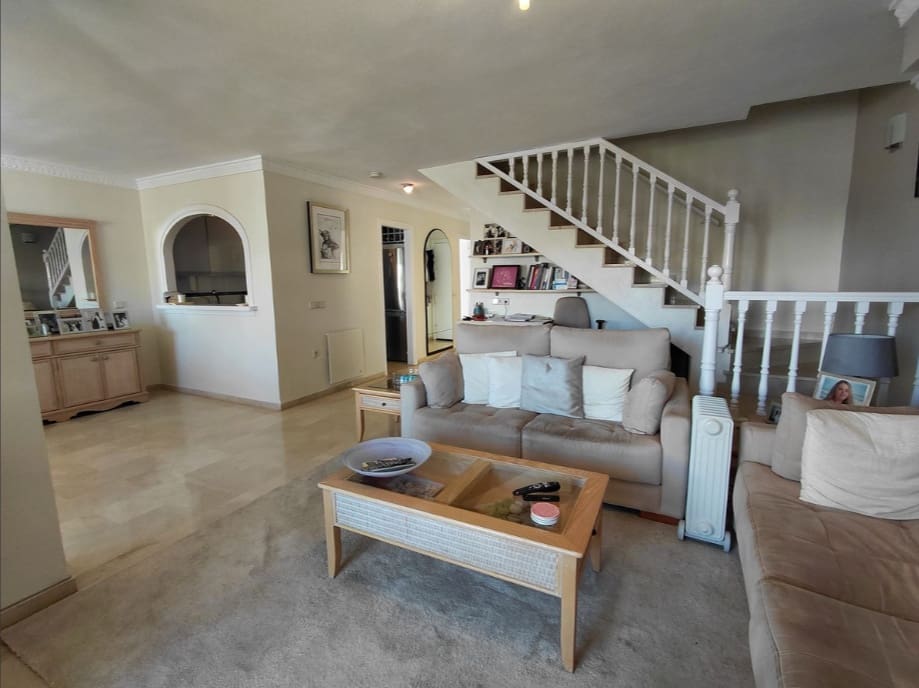 3 quarto Penthouse para venda em Marbella com piscina garagem - 795 000 € (Ref: 9679699)