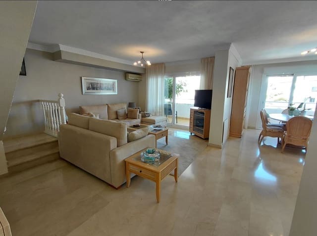 3 quarto Penthouse para venda em Marbella com piscina garagem - 795 000 € (Ref: 9679699)