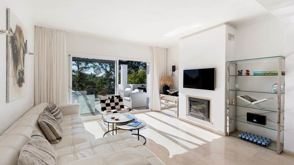 2 slaapkamer Penthouse te koop in Marbella met zwembad - € 895.000 (Ref: 9679700)