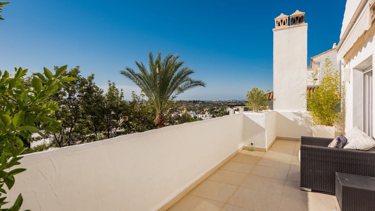 2 quarto Penthouse para venda em Marbella com piscina - 895 000 € (Ref: 9679700)