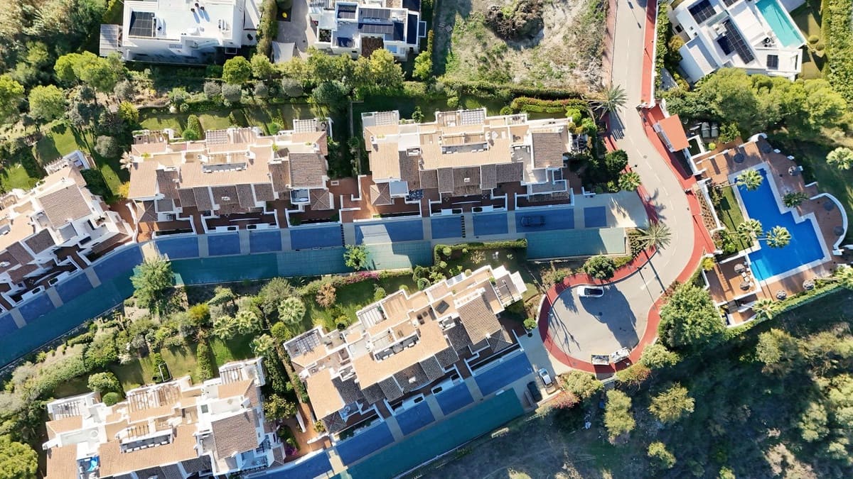 2 quarto Penthouse para venda em Marbella com piscina - 895 000 € (Ref: 9679700)