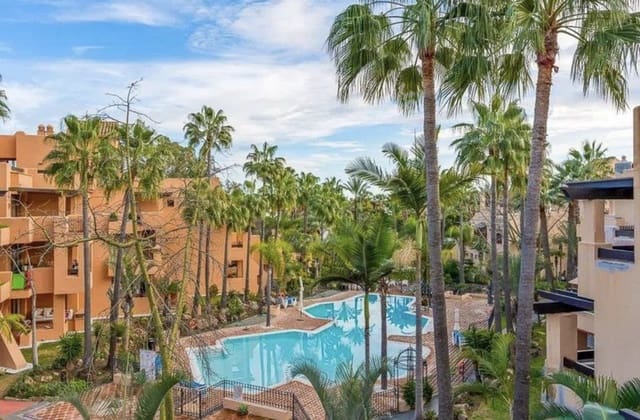 2 makuuhuone Kattohuoneisto myytävänä paikassa San Pedro de Alcantara, Marbella mukana uima-altaan 
autotalli - 820 000 € (Ref: 9679701)