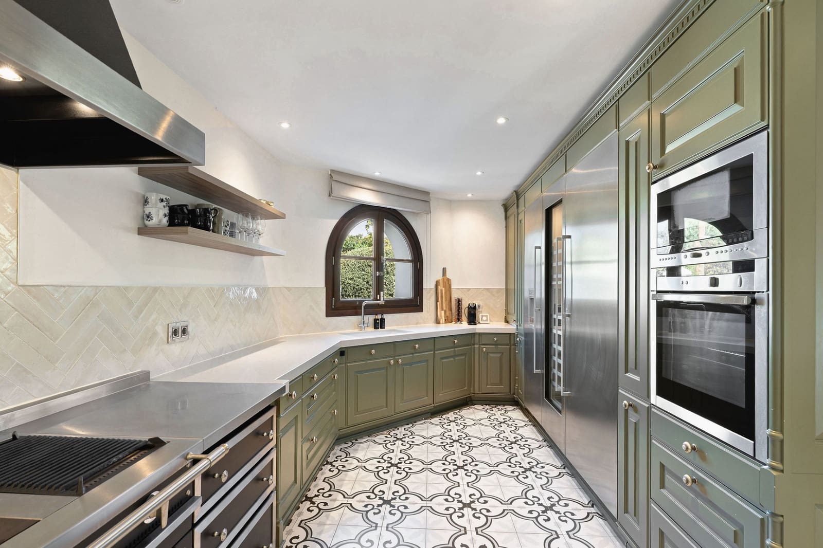 Chalet de 6 habitaciones en San Pedro de Alcantara en venta con piscina garaje - 3.395.000 € (Ref: 9682431)