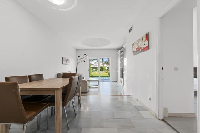 2 Zimmer Apartment zu verkaufen in Nueva Andalucia, Marbella mit Pool Garage - 495.000 € (Ref: 9690395)