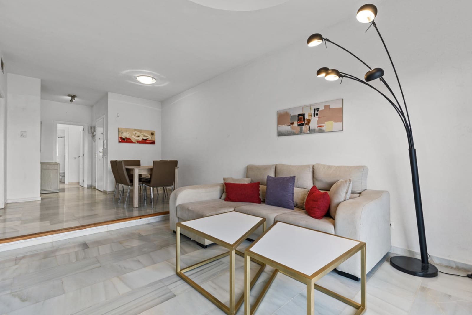 2 bedroom Apartment for sale in Nueva Andalucia with pool garage - € 495,000 (Ref: 9690395)