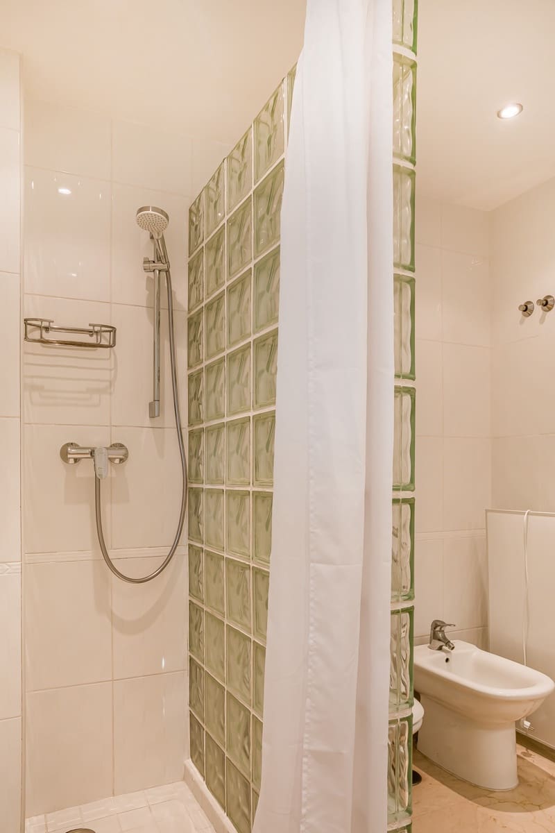 Apartamento de 2 habitaciones en Marbella en venta con piscina garaje - 789.000 € (Ref: 9695172)