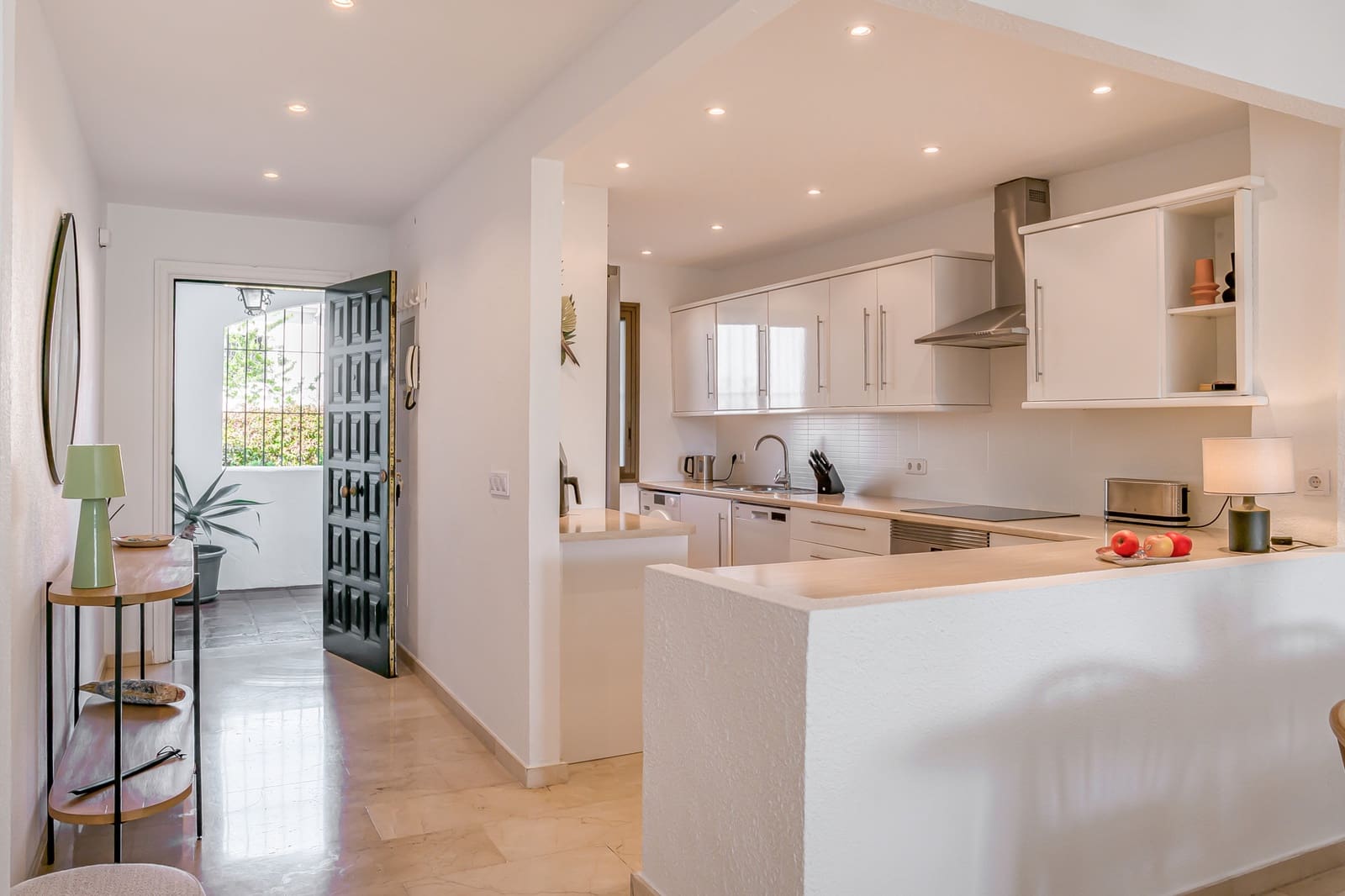 Apartamento de 2 habitaciones en Marbella en venta con piscina garaje - 789.000 € (Ref: 9695172)