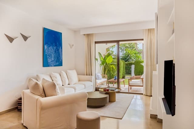 2 makuuhuone Huoneisto myytävänä paikassa Nueva Andalucía Centro, Marbella mukana uima-altaan 
autotalli - 789 000 € (Ref: 9695172)