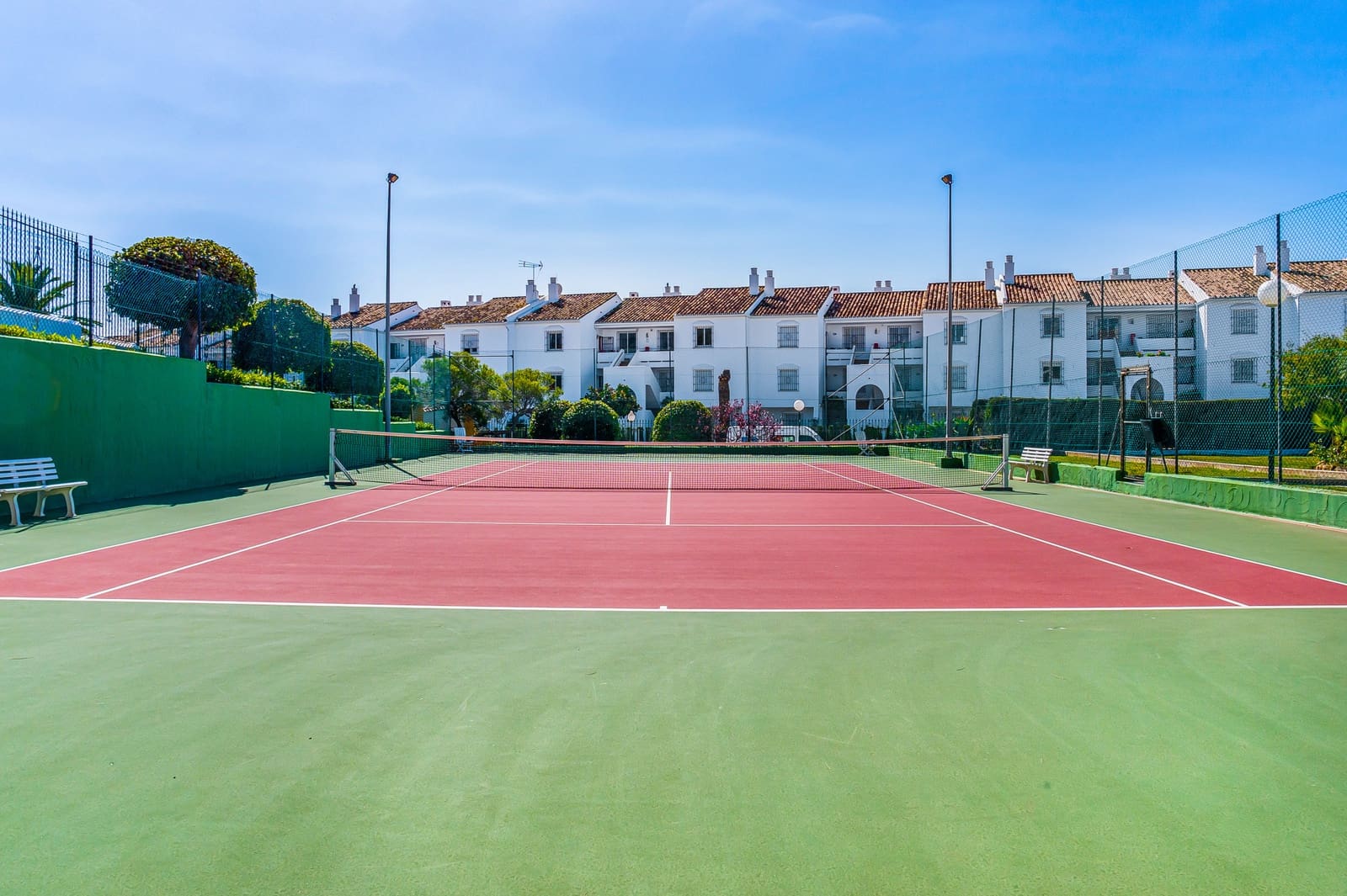 Apartamento de 2 habitaciones en Marbella en venta con piscina garaje - 789.000 € (Ref: 9695172)