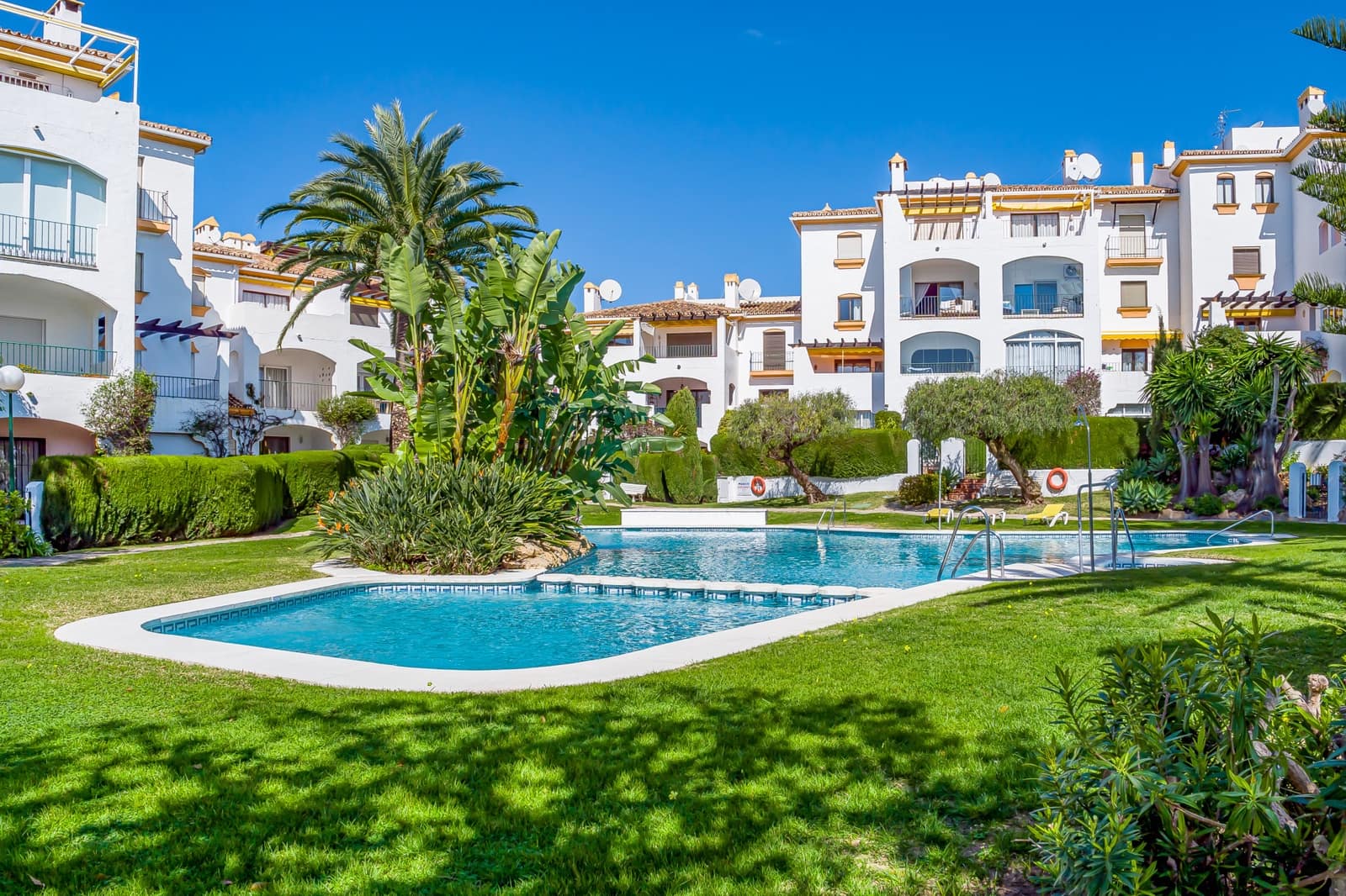 Apartamento de 2 habitaciones en Marbella en venta con piscina garaje - 789.000 € (Ref: 9695172)