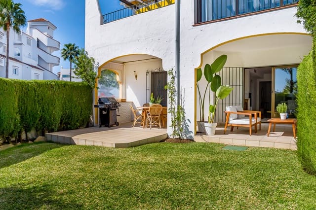 2 chambre Appartement à vendre à Nueva Andalucía Centro, Marbella avec piscine garage - 789 000 € (Ref: 9695172)