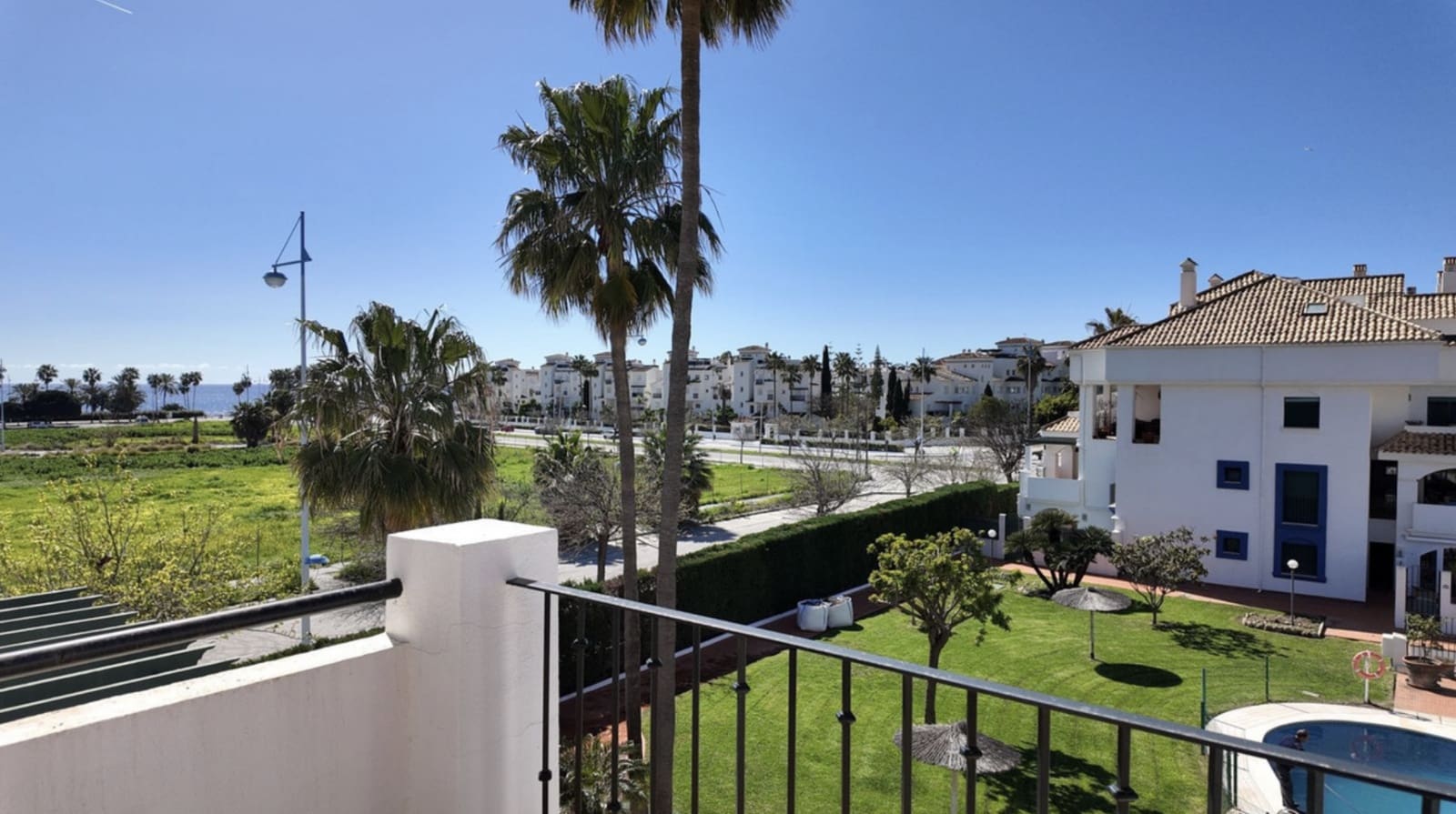5 bedroom Townhouse for sale in San Pedro de Alcantara with pool garage - € 1,100,000 (Ref: 9695173)