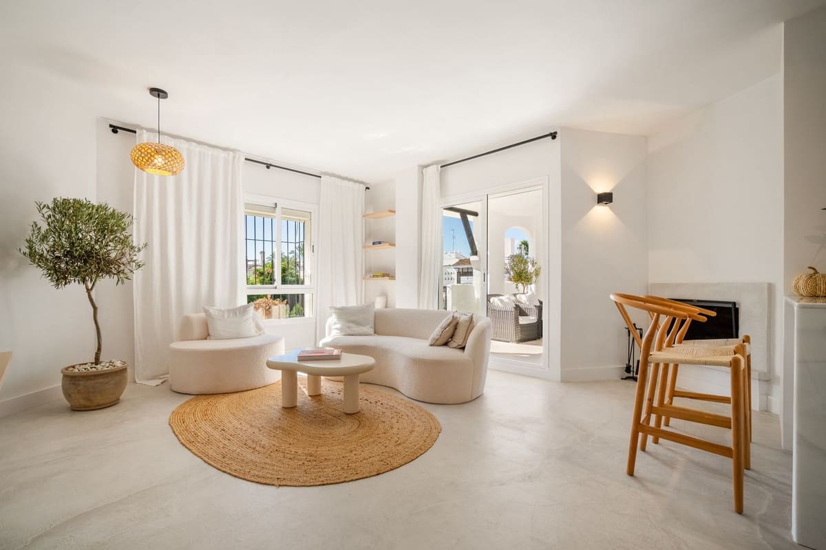 3 bedroom Apartment for sale in Marbella - € 649,000 (Ref: 9695174)