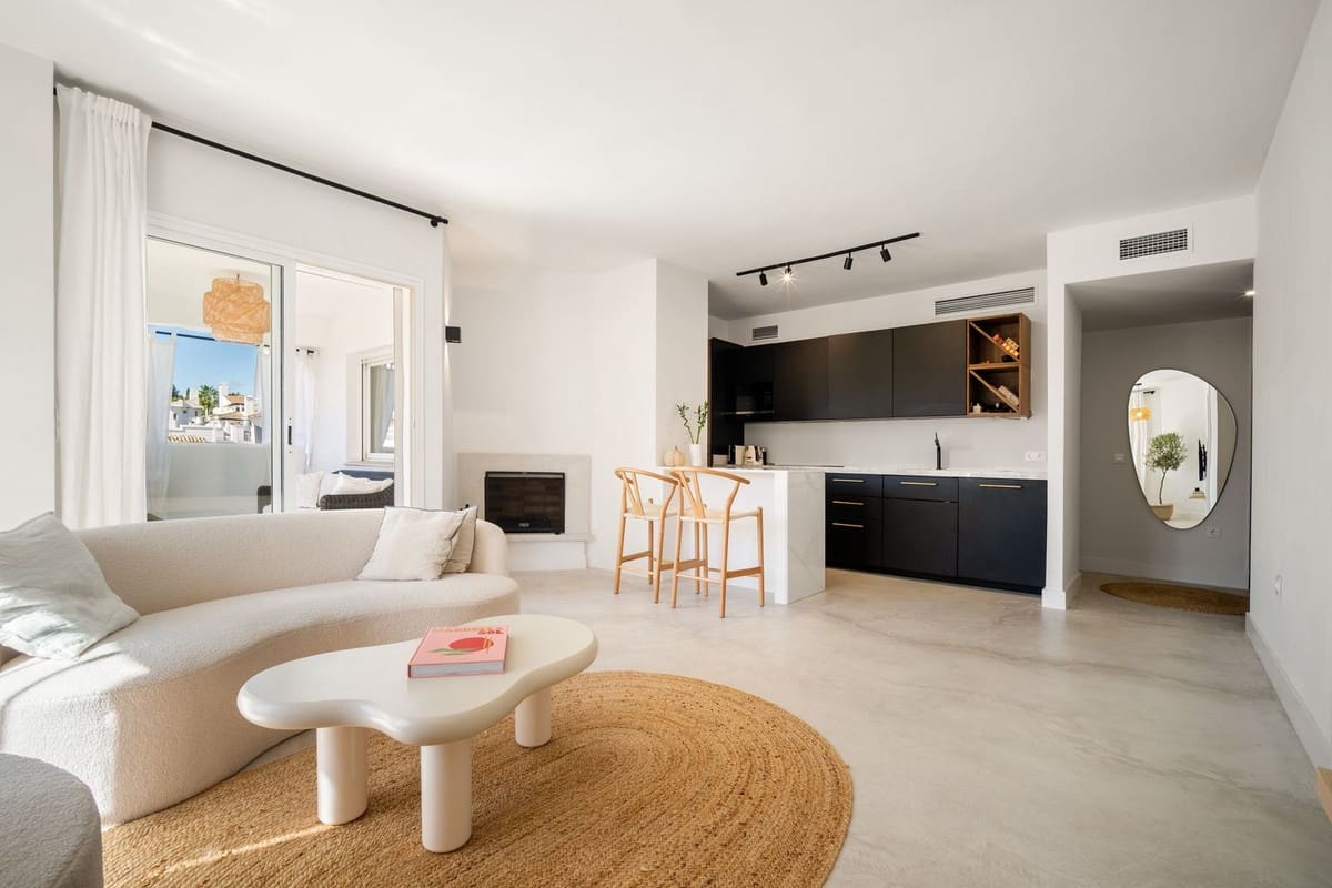 3 bedroom Apartment for sale in Marbella - € 649,000 (Ref: 9695174)