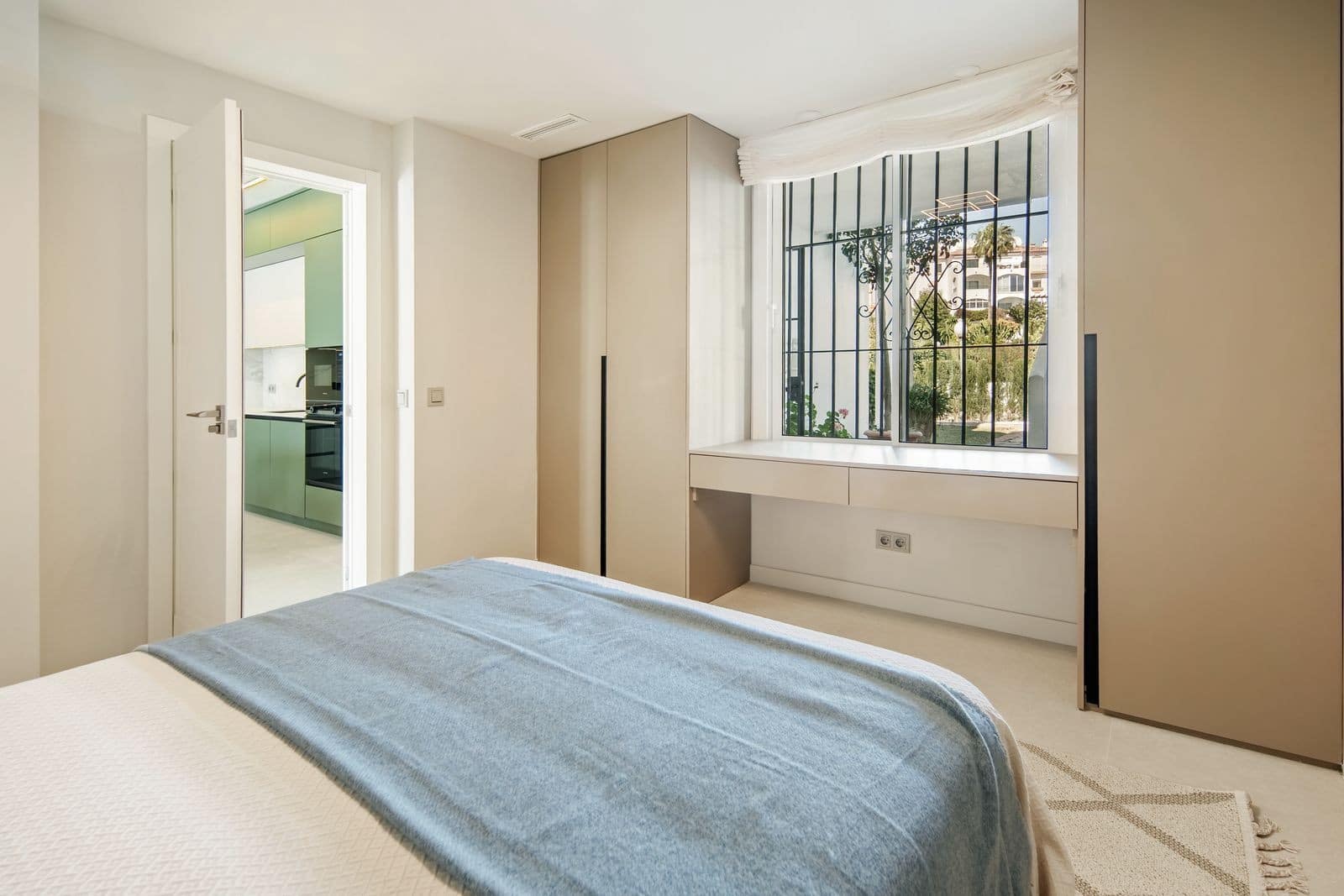 3 chambre Appartement à vendre à Nueva Andalucia avec piscine garage - 1 190 000 € (Ref: 9698722)