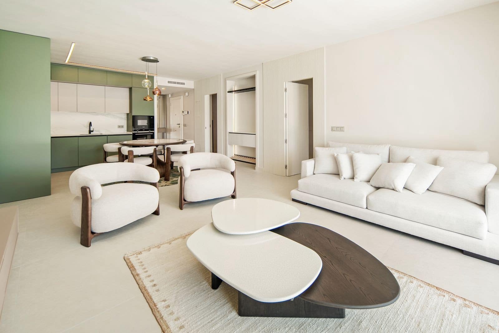 3 chambre Appartement à vendre à Nueva Andalucia avec piscine garage - 1 190 000 € (Ref: 9698722)