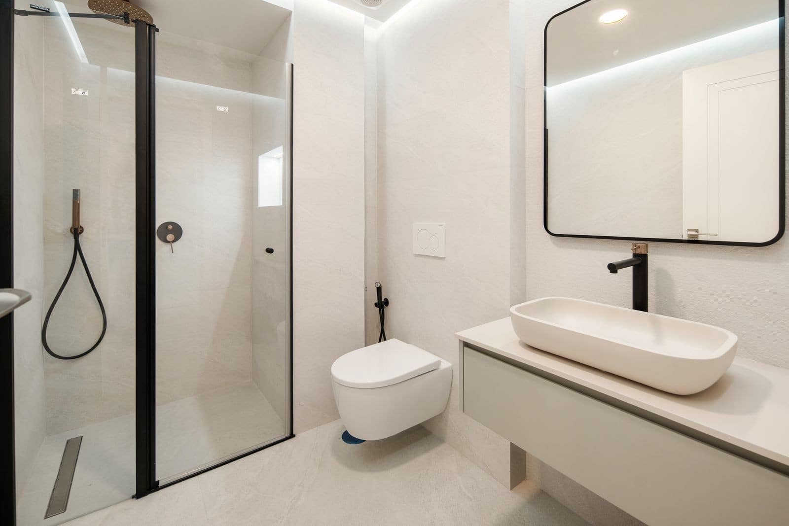 3 chambre Appartement à vendre à Nueva Andalucia avec piscine garage - 1 190 000 € (Ref: 9698722)