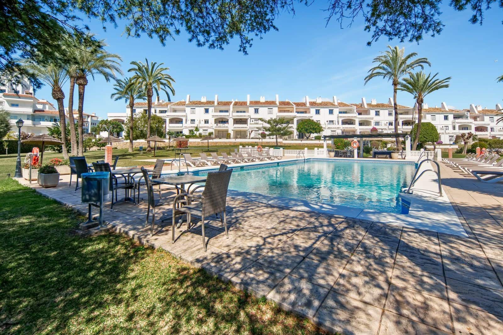 3 chambre Appartement à vendre à Nueva Andalucia avec piscine garage - 1 190 000 € (Ref: 9698722)