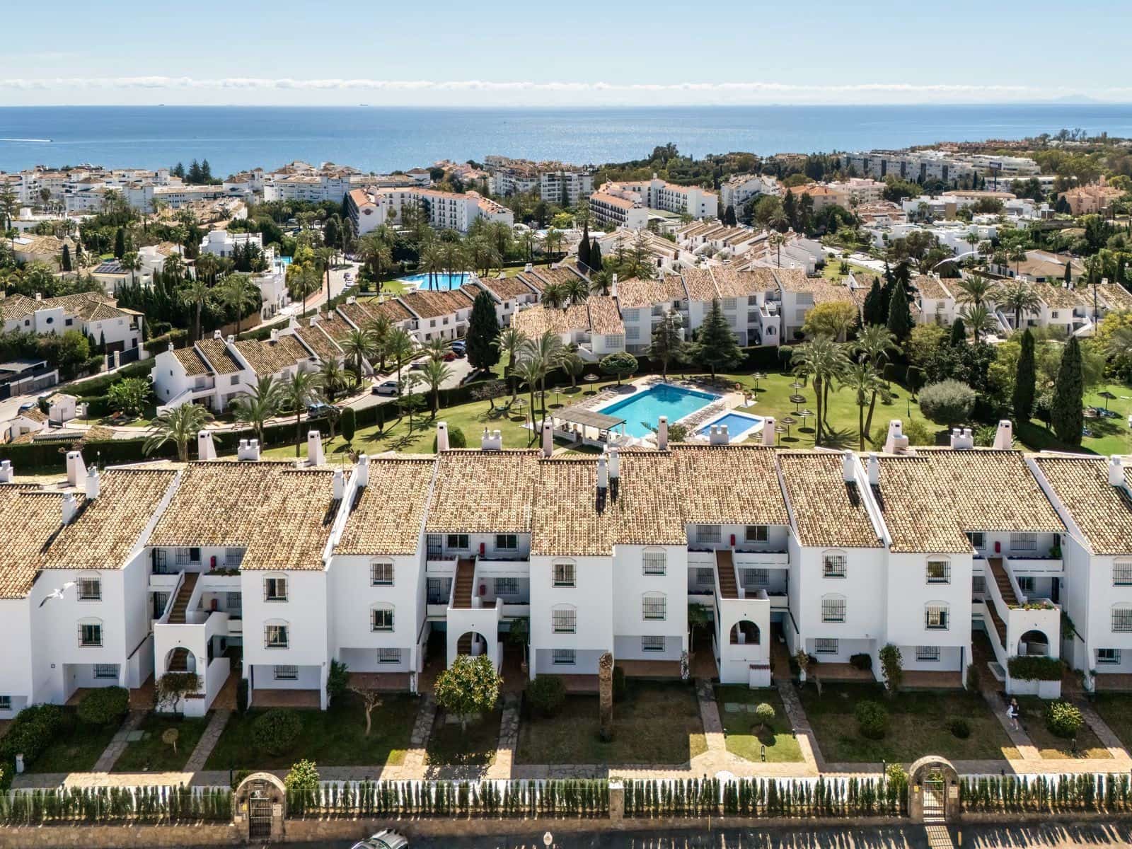 3 chambre Appartement à vendre à Nueva Andalucia avec piscine garage - 1 190 000 € (Ref: 9698722)