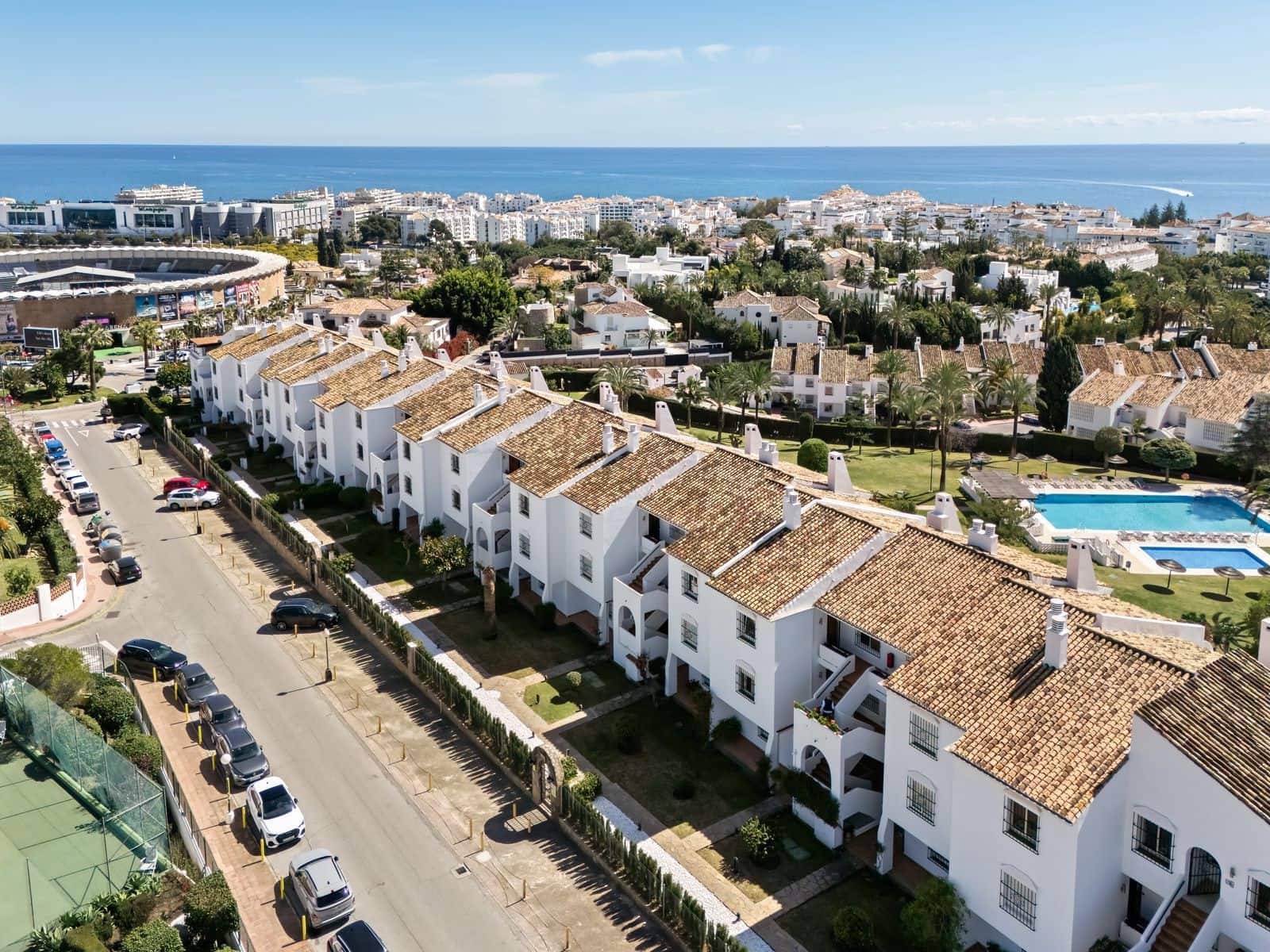 3 chambre Appartement à vendre à Nueva Andalucia avec piscine garage - 1 190 000 € (Ref: 9698722)