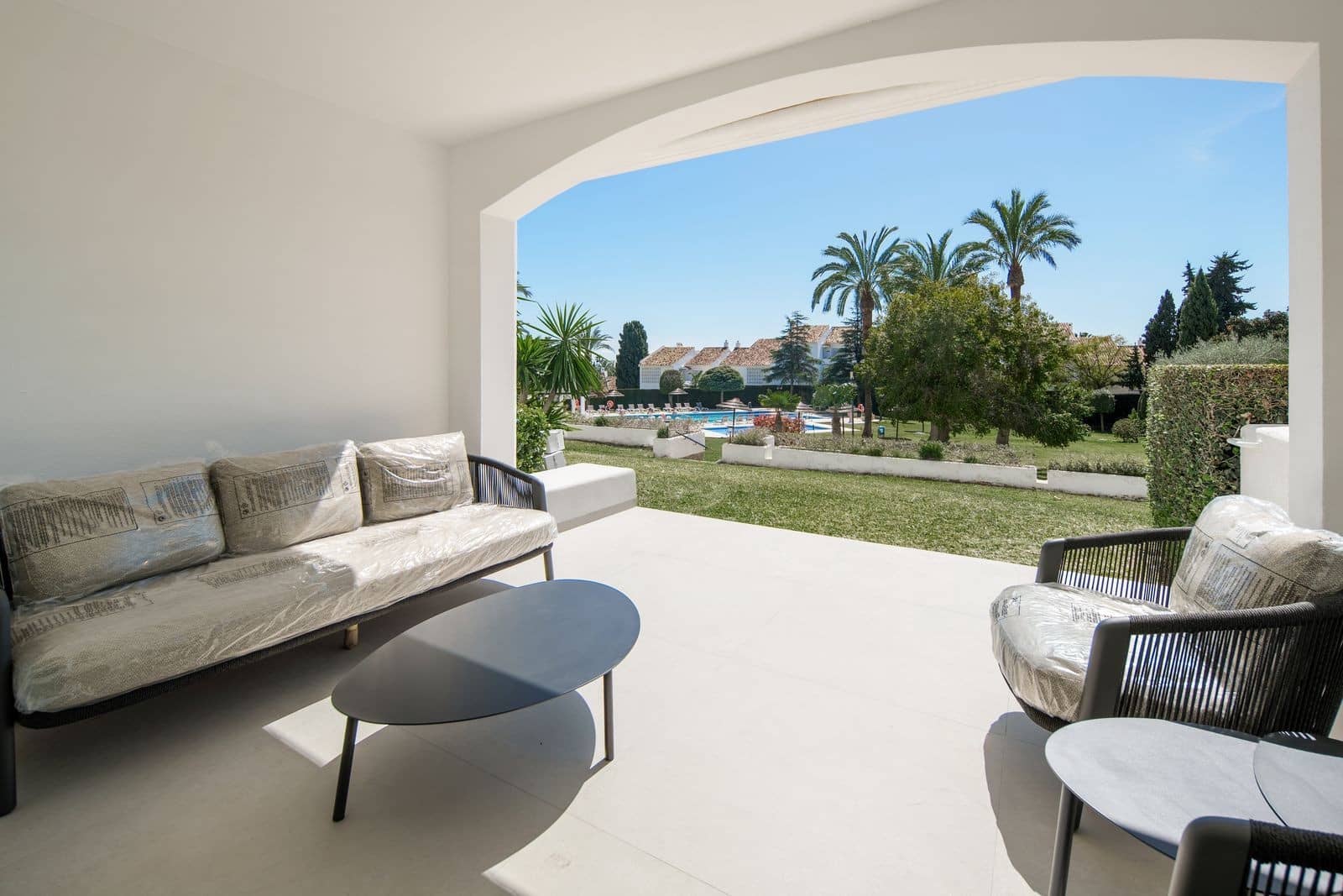 3 slaapkamer Appartement te koop in Nueva Andalucia met zwembad garage - € 1.090.000 (Ref: 9698722)