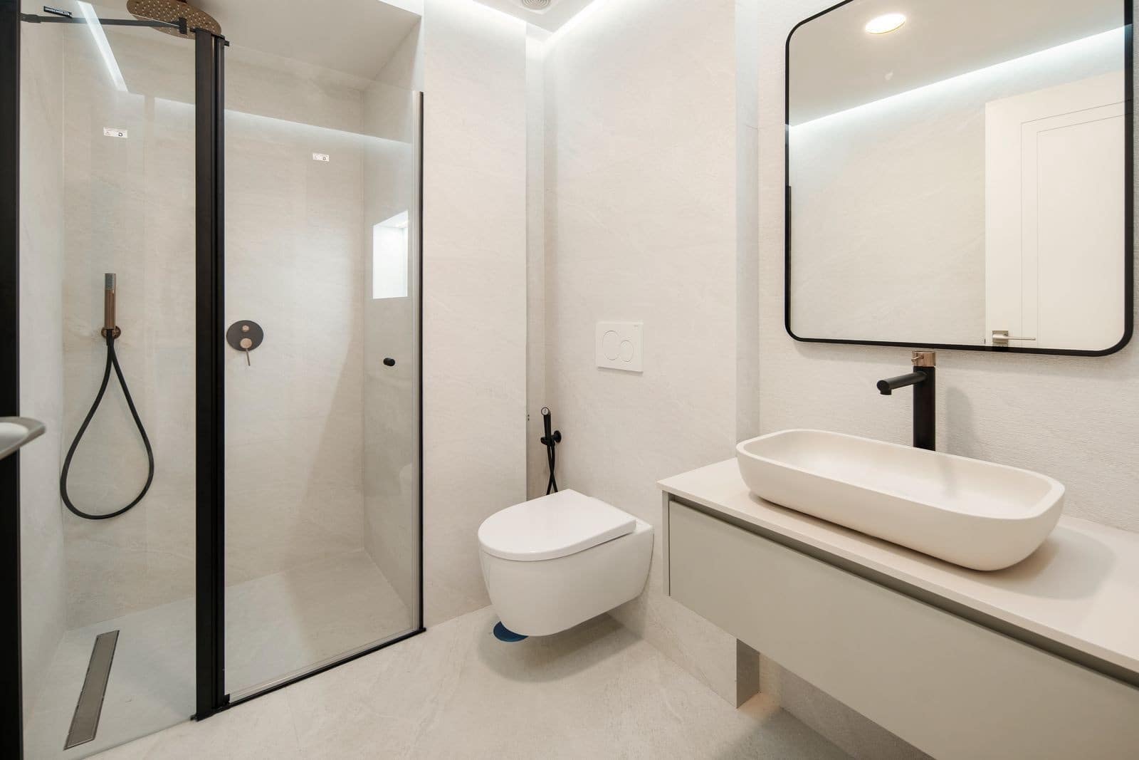 3 slaapkamer Appartement te koop in Nueva Andalucia met zwembad garage - € 1.090.000 (Ref: 9698722)