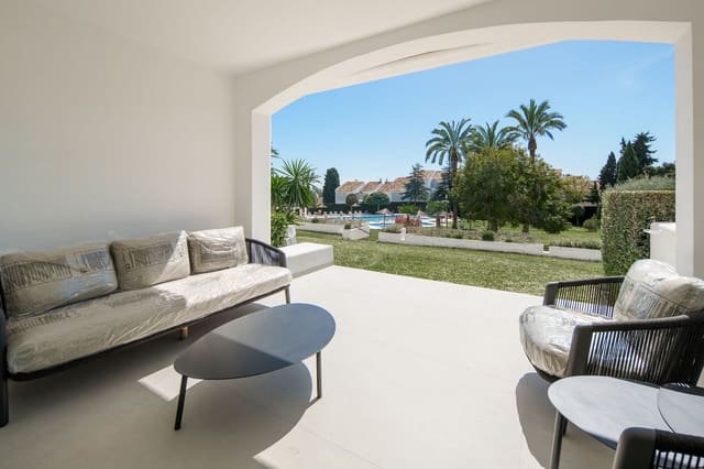 3 makuuhuone Huoneisto myytävänä paikassa Nueva Andalucia, Marbella mukana uima-altaan 
autotalli - 1 090 000 € (Ref: 9698722)