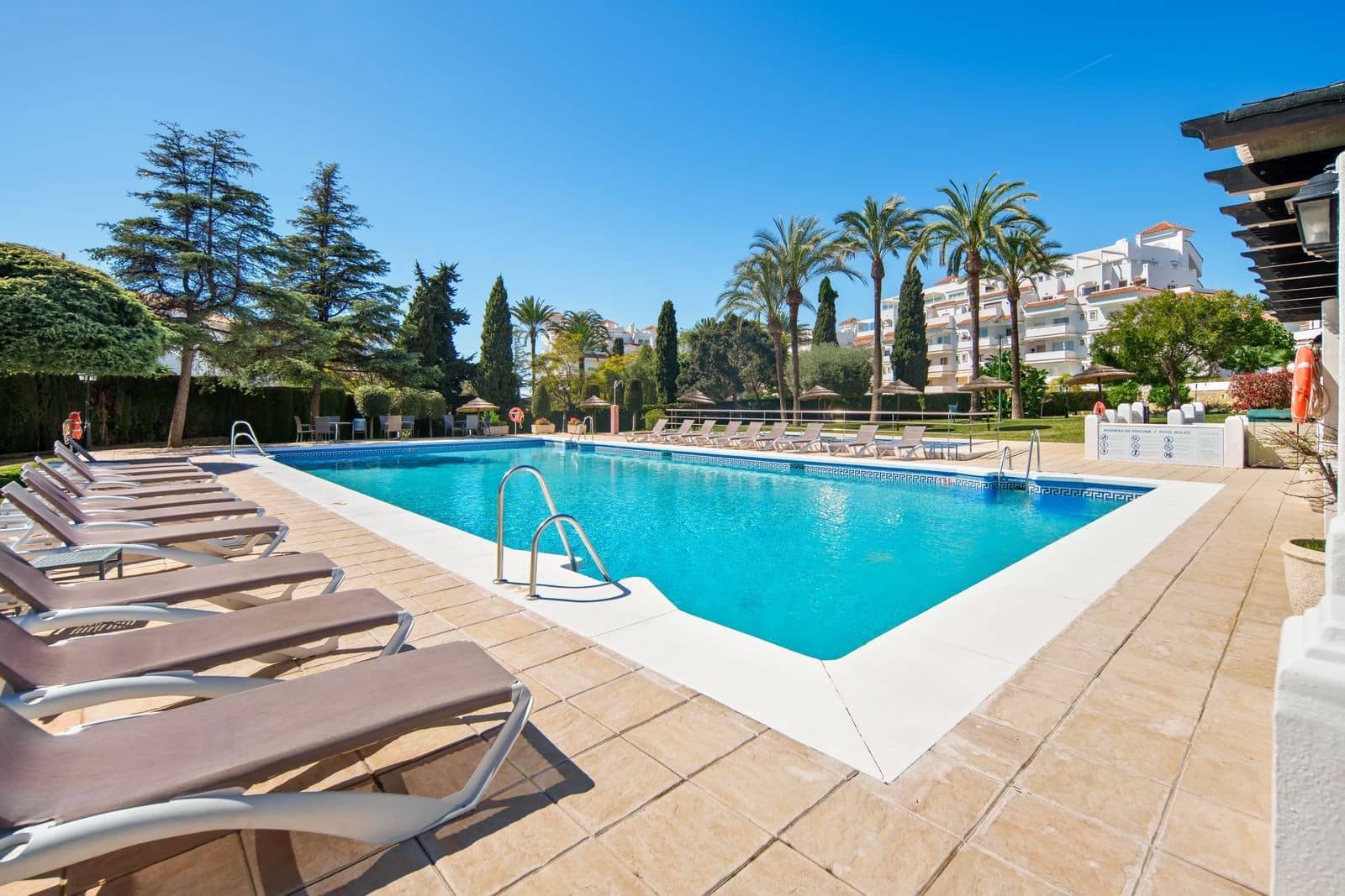 3 slaapkamer Appartement te koop in Nueva Andalucia met zwembad garage - € 1.090.000 (Ref: 9698722)