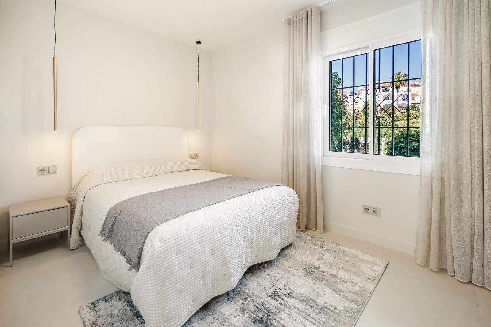 3 slaapkamer Appartement te koop in Nueva Andalucia met zwembad garage - € 1.090.000 (Ref: 9698722)