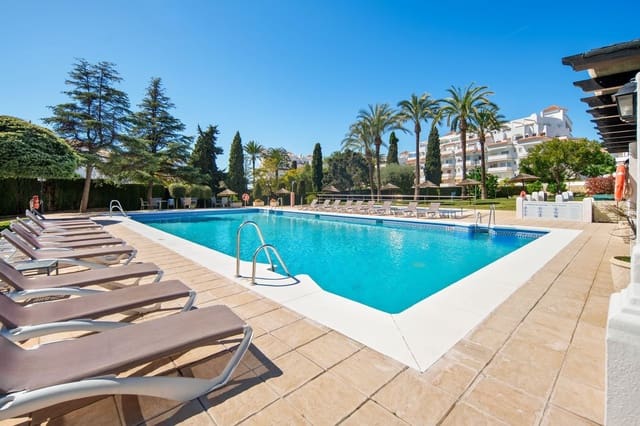 3 makuuhuone Huoneisto myytävänä paikassa Nueva Andalucia, Marbella mukana uima-altaan 
autotalli - 1 090 000 € (Ref: 9698722)