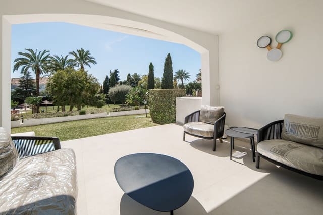 3 makuuhuone Huoneisto myytävänä paikassa Nueva Andalucia, Marbella mukana uima-altaan 
autotalli - 1 090 000 € (Ref: 9698722)