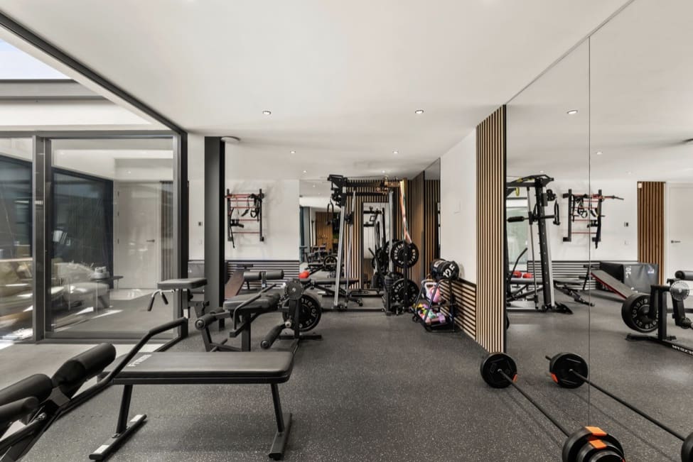 5 bedroom Villa for sale in Marbella - € 3,750,000 (Ref: 9711850)