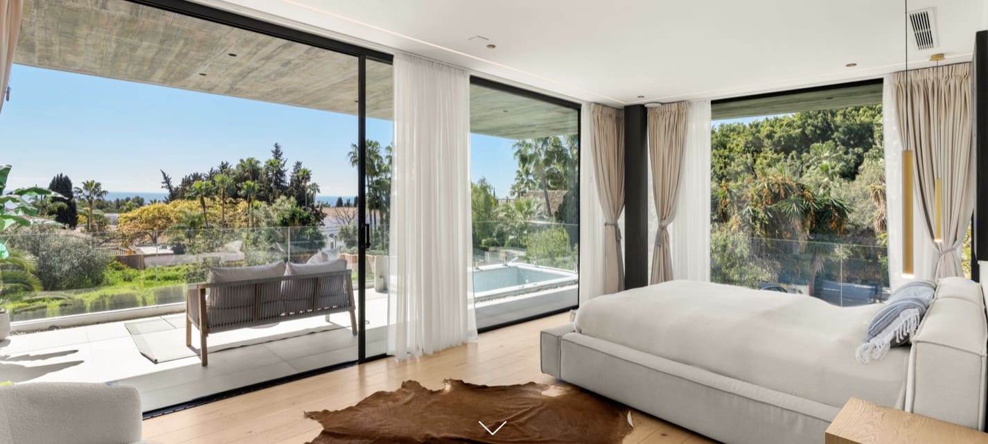 5 bedroom Villa for sale in Marbella - € 3,750,000 (Ref: 9711850)