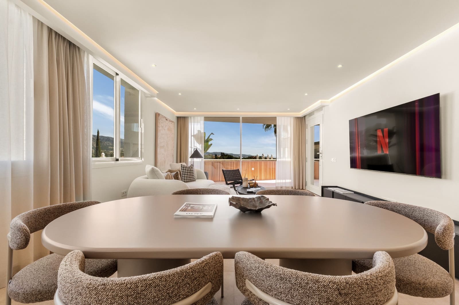 2 bedroom Apartment for sale in Nueva Andalucia with pool garage - € 690,000 (Ref: 9711851)