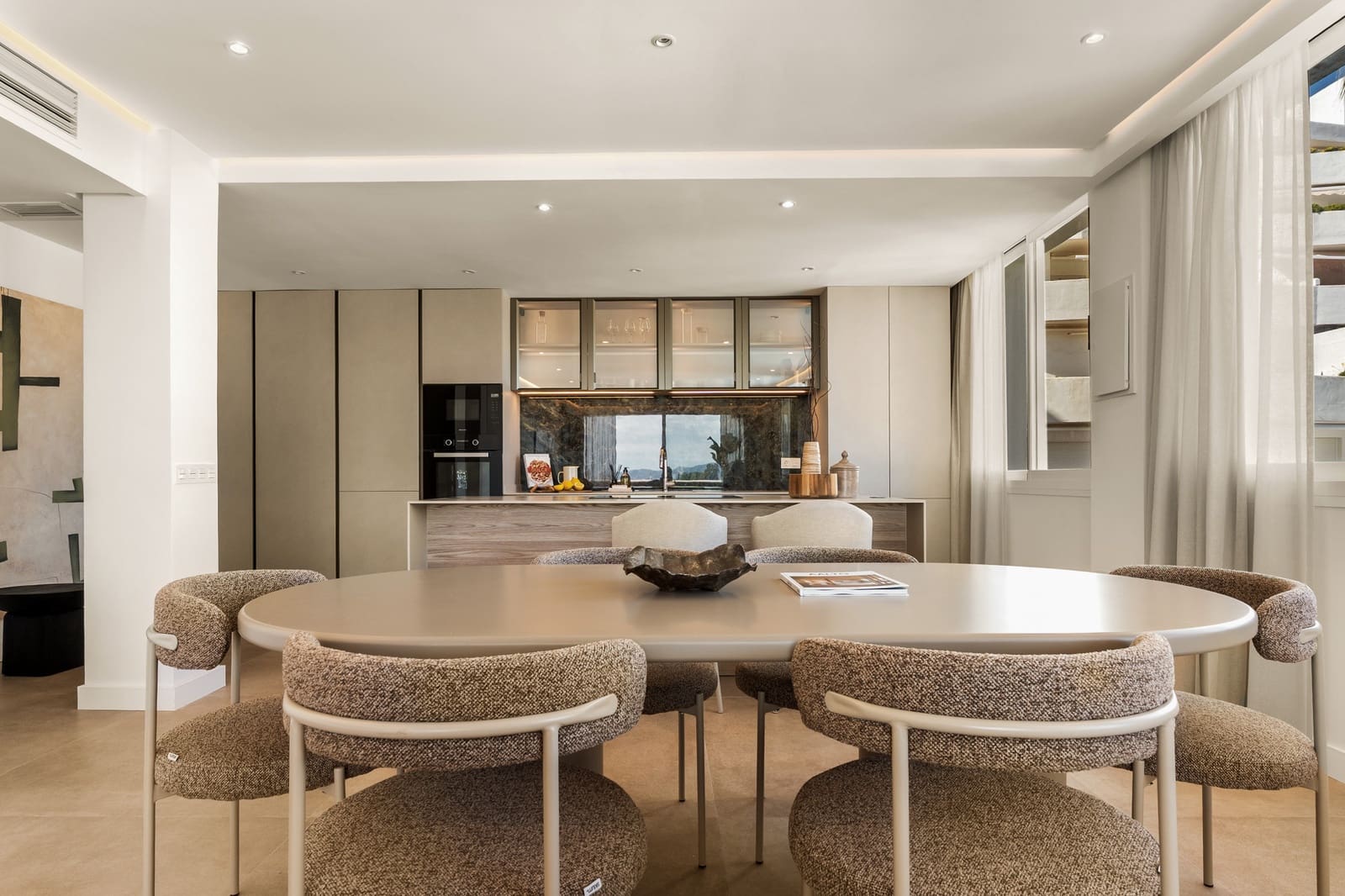 2 bedroom Apartment for sale in Nueva Andalucia with pool garage - € 690,000 (Ref: 9711851)