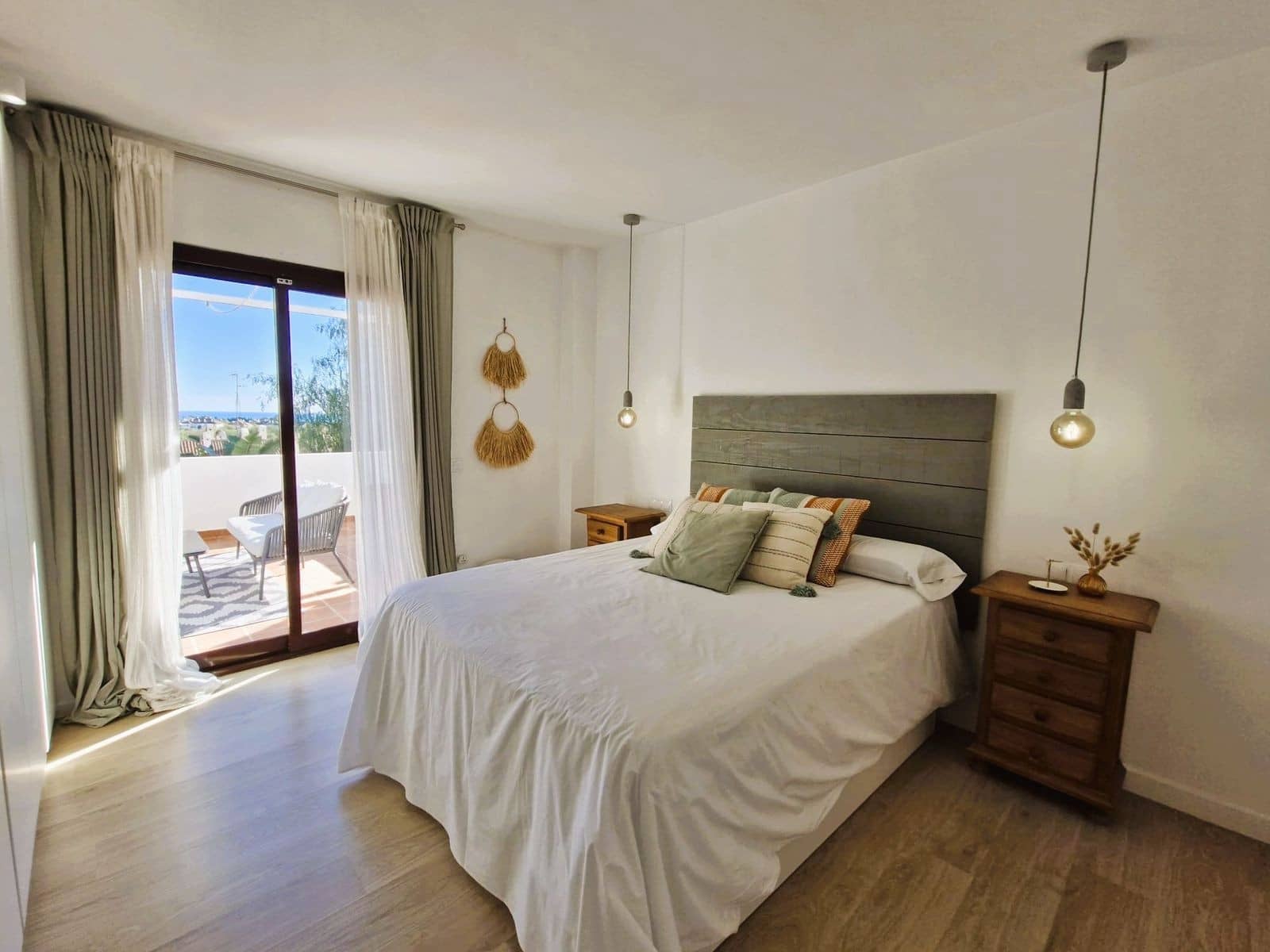 Apartamento de 2 habitaciones en Golden Mile en venta con piscina garaje - 590.000 € (Ref: 9711854)