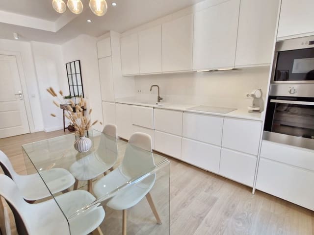 2 bedroom Apartment for sale in Golden Mile, Marbella with pool garage - € 590,000 (Ref: 9711854)