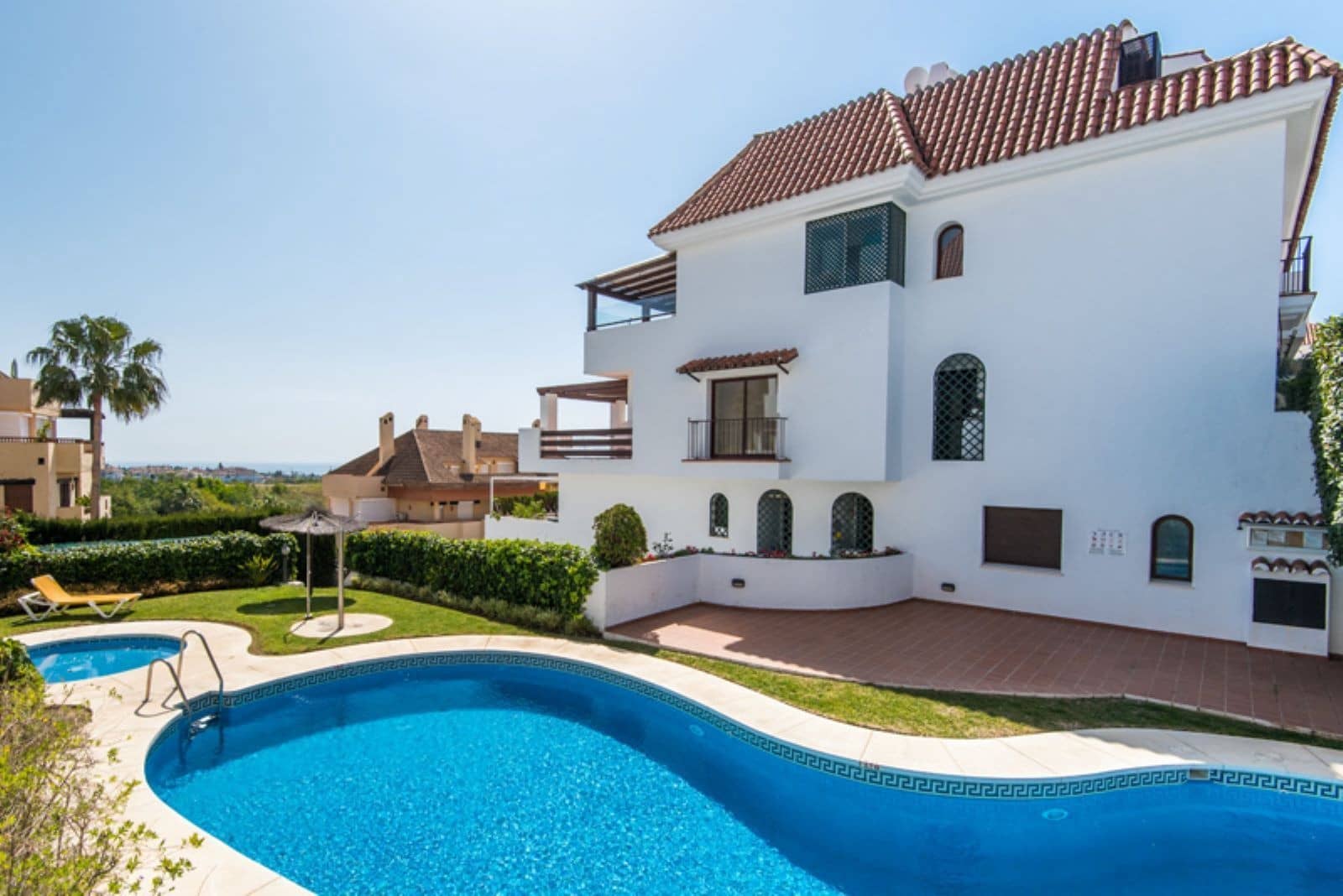 Apartamento de 2 habitaciones en Golden Mile en venta con piscina garaje - 590.000 € (Ref: 9711854)