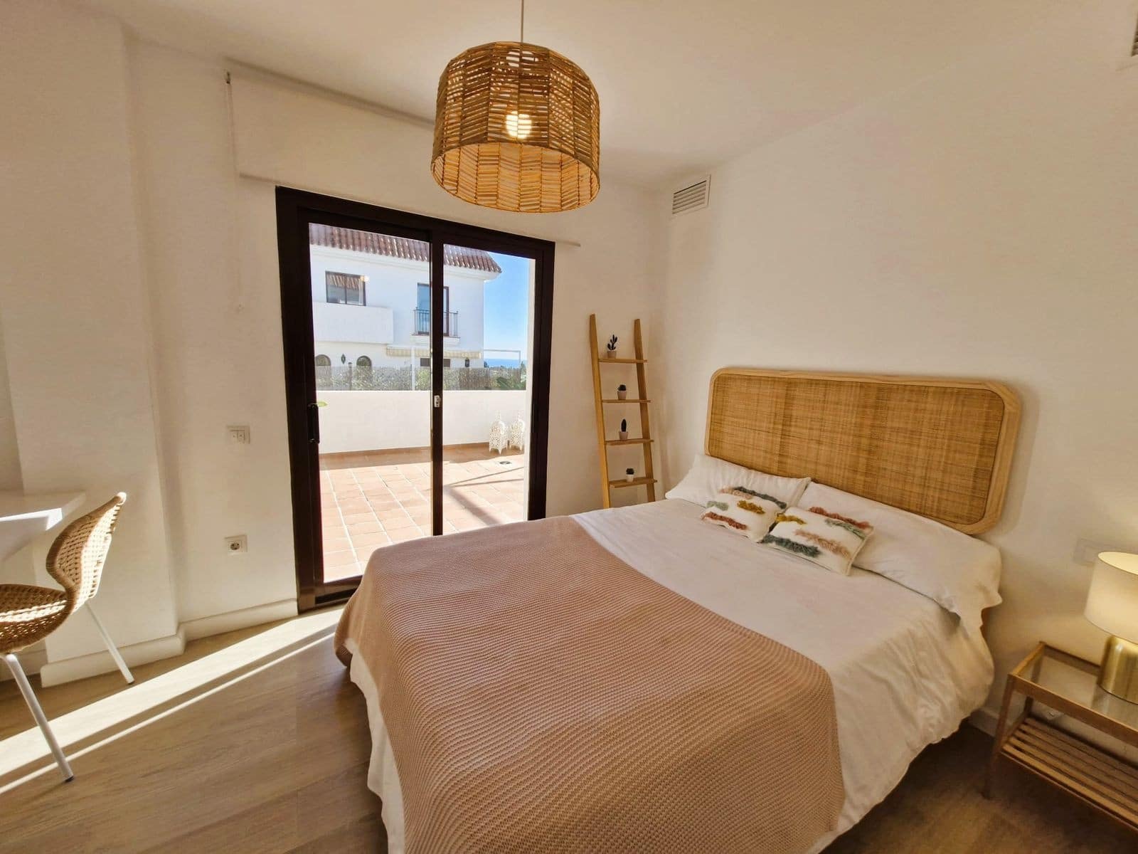 Apartamento de 2 habitaciones en Golden Mile en venta con piscina garaje - 590.000 € (Ref: 9711854)