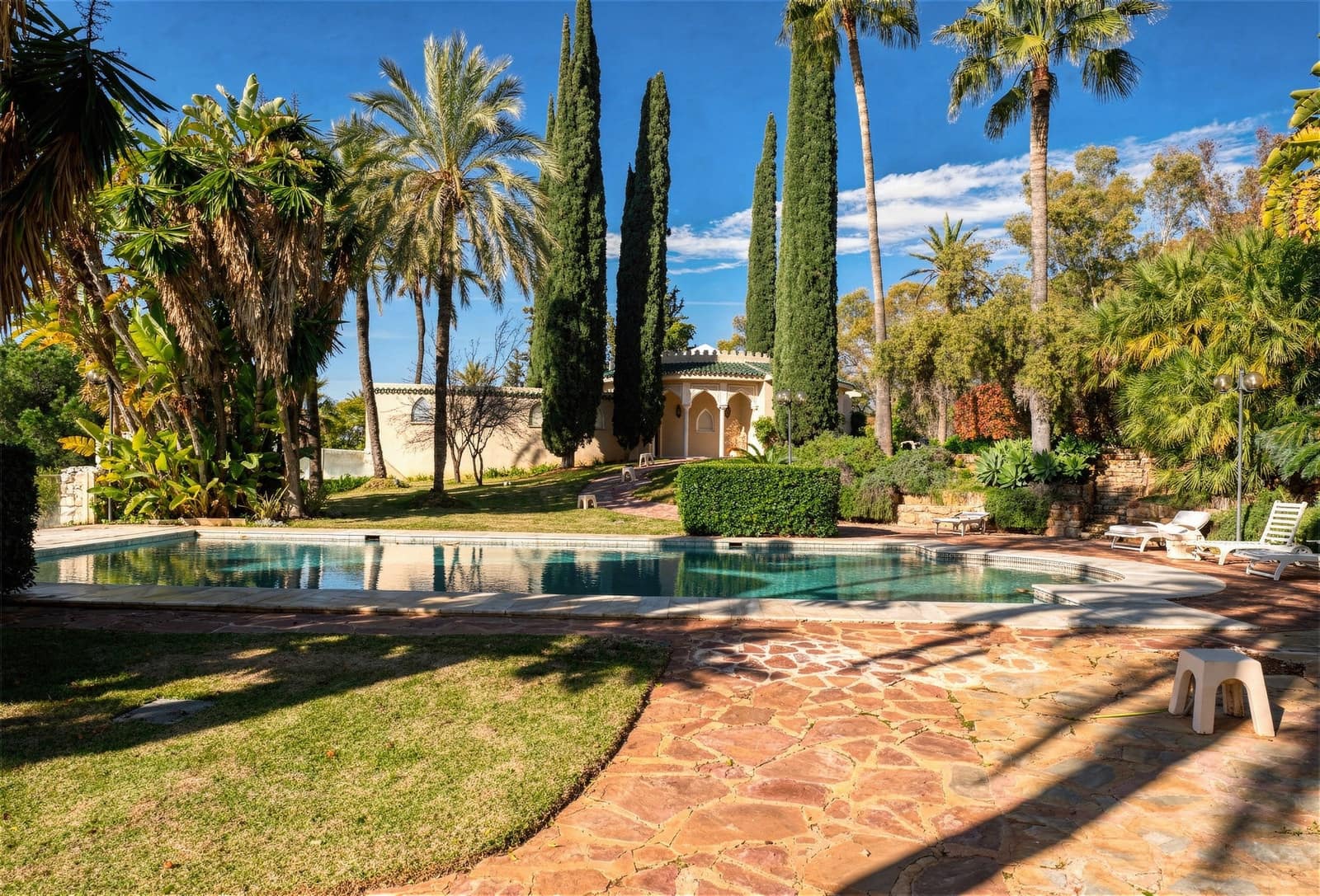 10 soveværelse Villa til salg i Marbella med swimmingpool garage - € 12.000.000 (Ref: 9714747)