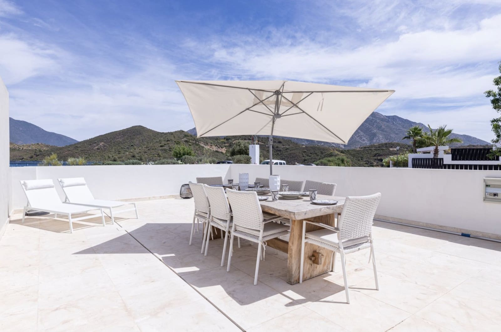 2 bedroom Apartment for sale in Nueva Andalucia with pool garage - € 775,000 (Ref: 9714750)