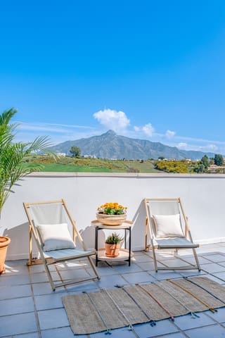 Ático de 2 habitaciones en Rodeo Alto - Guadaiza - La Campana, Marbella en venta con piscina garaje - 485.000 € (Ref: 9721501)