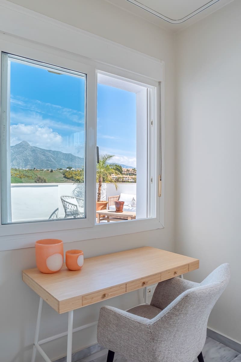 2 soverom Penthouse til salgs i Marbella med svømmebasseng garasje - € 450 000 (Ref: 9721501)