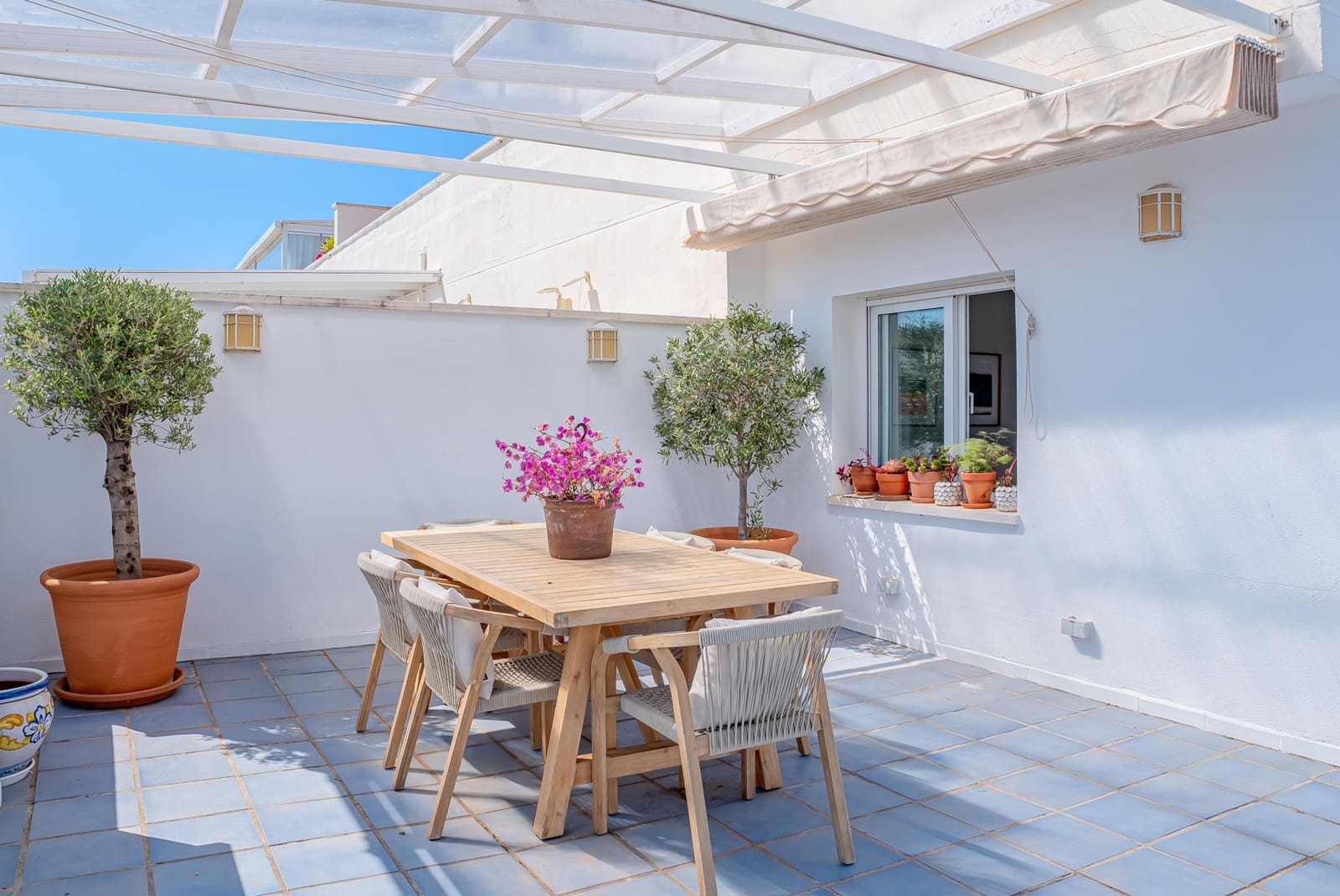 2 soverom Penthouse til salgs i Marbella med svømmebasseng garasje - € 450 000 (Ref: 9721501)