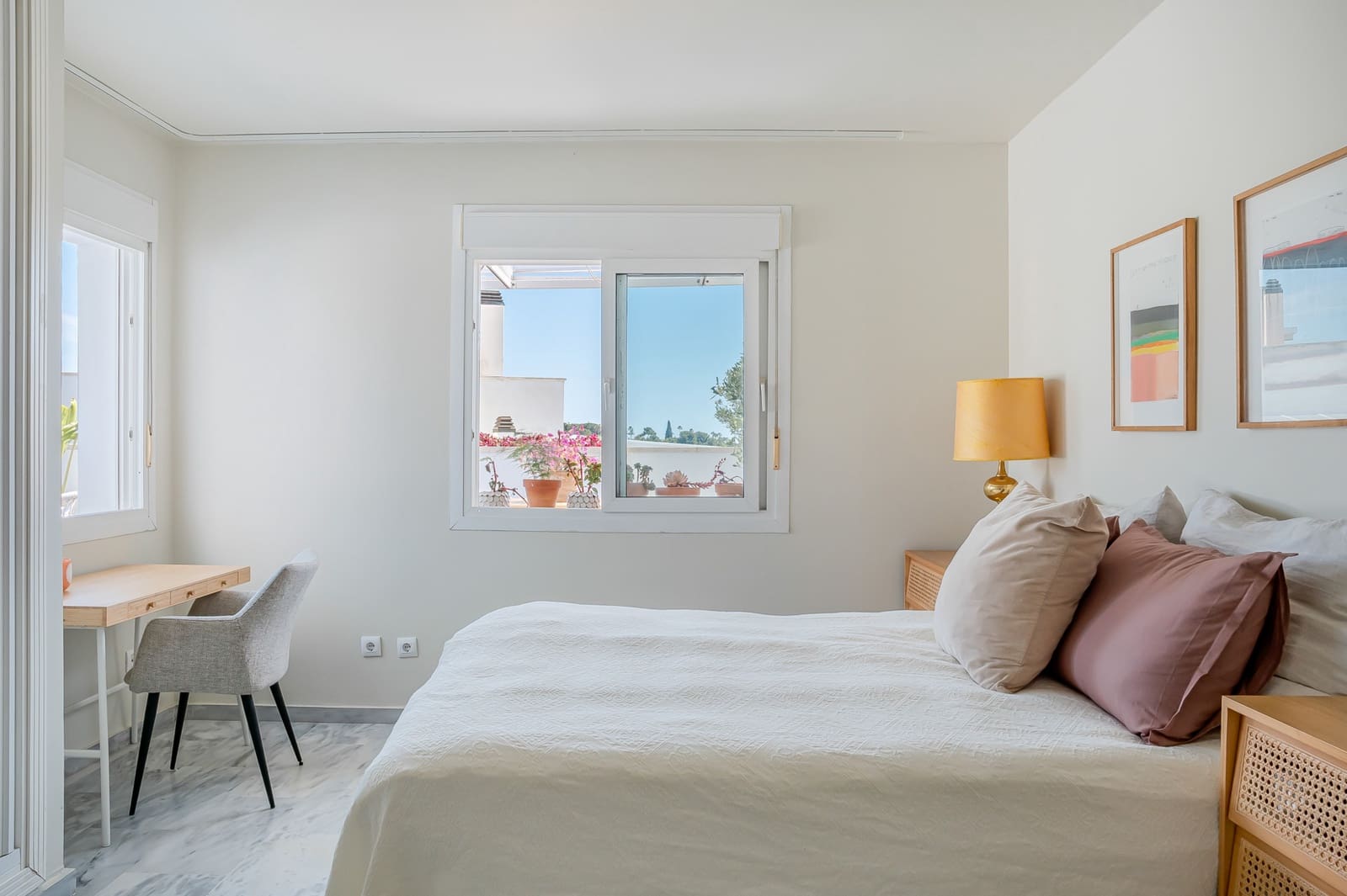 2 soverom Penthouse til salgs i Marbella med svømmebasseng garasje - € 450 000 (Ref: 9721501)