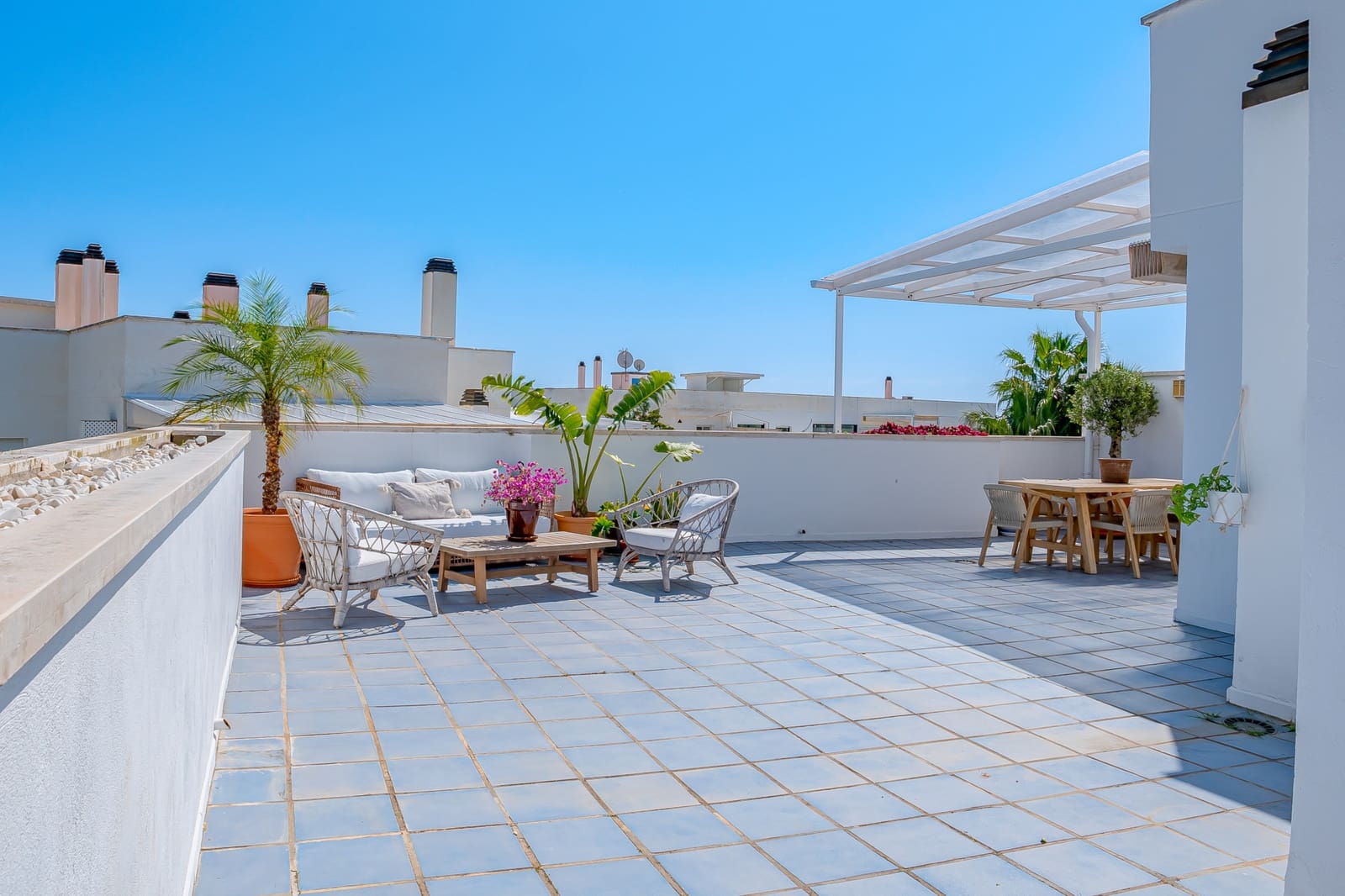 2 soverom Penthouse til salgs i Marbella med svømmebasseng garasje - € 450 000 (Ref: 9721501)